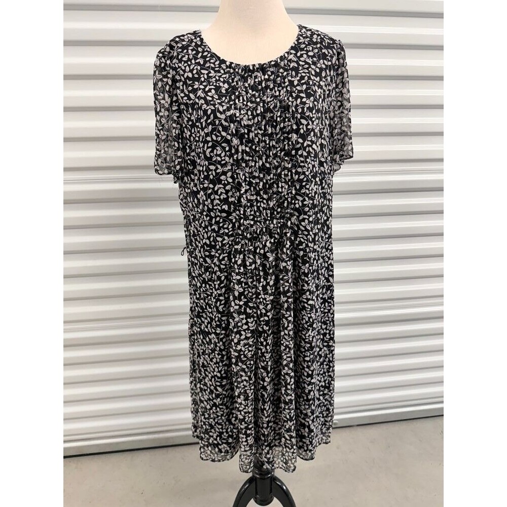 Everlily Black and White Floral Print Dress